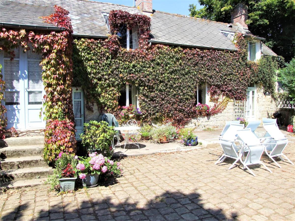 Le Glycine A Manoir Sainte Cecile Juvigny-Val-d'Andaine Exterior foto