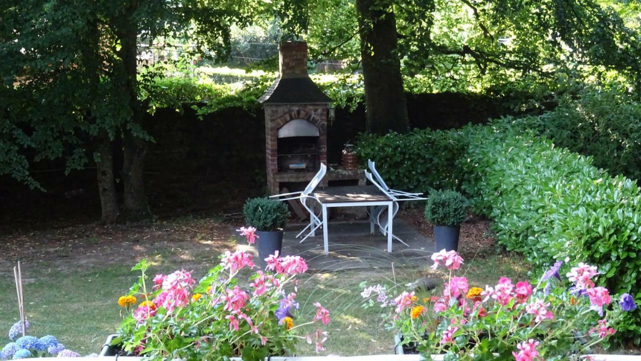 Le Glycine A Manoir Sainte Cecile Juvigny-Val-d'Andaine Exterior foto